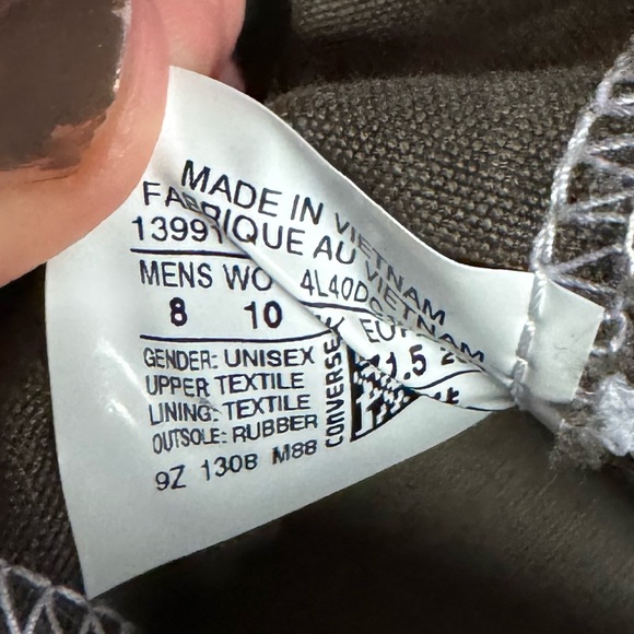 High-Top Sneakers with White Laces - Picture 5 of 6